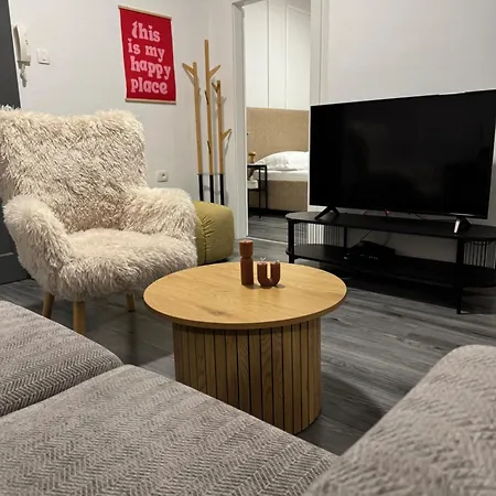 Laros Apartamento *