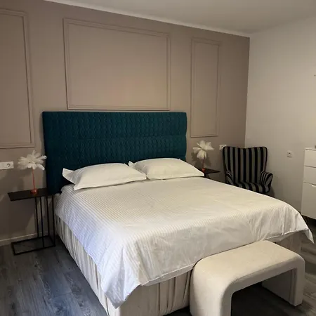 Laros Appartement *