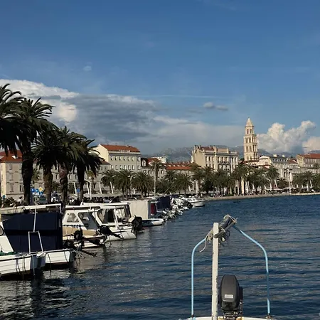 Laros Διαμέρισμα *